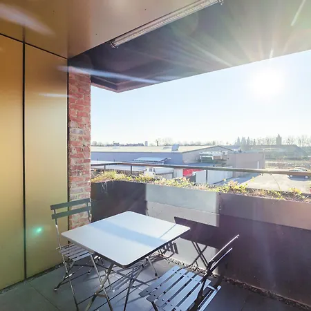 La Camuche De Marcel Michiels, De 70 M2 Avec Patio