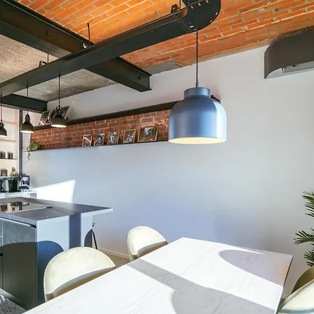La Camuche De Marcel Michiels, De 70 M2 Avec Patio * Tournai